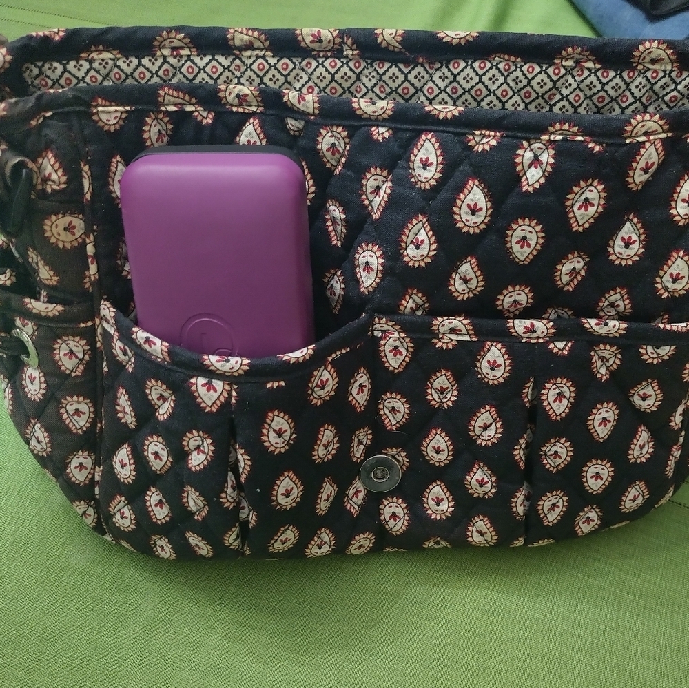 Vera Bradley Black Floral Petals/Paisley Pattern, Crossbody Bag - Picture 5 of 15
